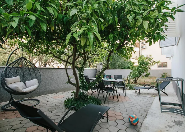 Apartment With Parking Space - 25102 Trogir