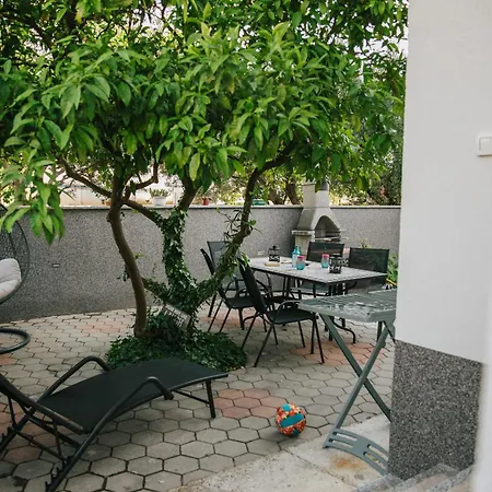 With Parking Space - 25102 Apartmán
