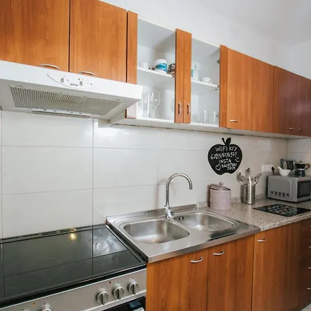 With Parking Space - 25102 Apartmán