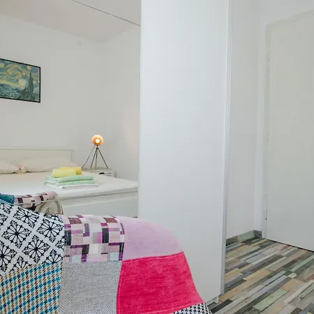 Apartmán With Parking Space - 25102 Trogir