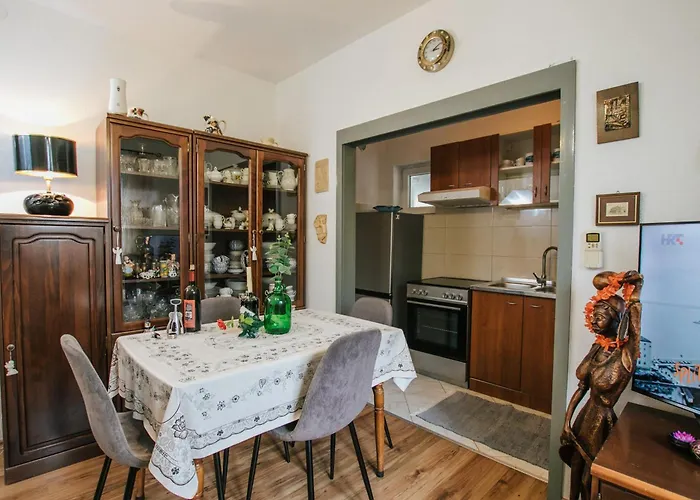 With Parking Space - 25102 Appartement Trogir